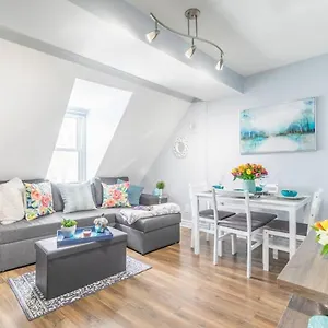 Apartment Newly Renovated - Modern 1br With Rooftop Terrace!, Ottawa