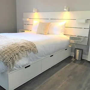 Apartment Simply, Ottawa